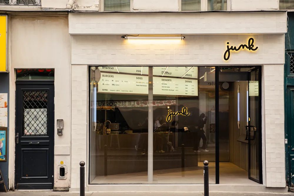 Façade du restaurant Junk Montmartre
